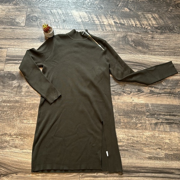 NWOT Cable & Gauge Mock Neck Tunic Sweater - Picture 2 of 9